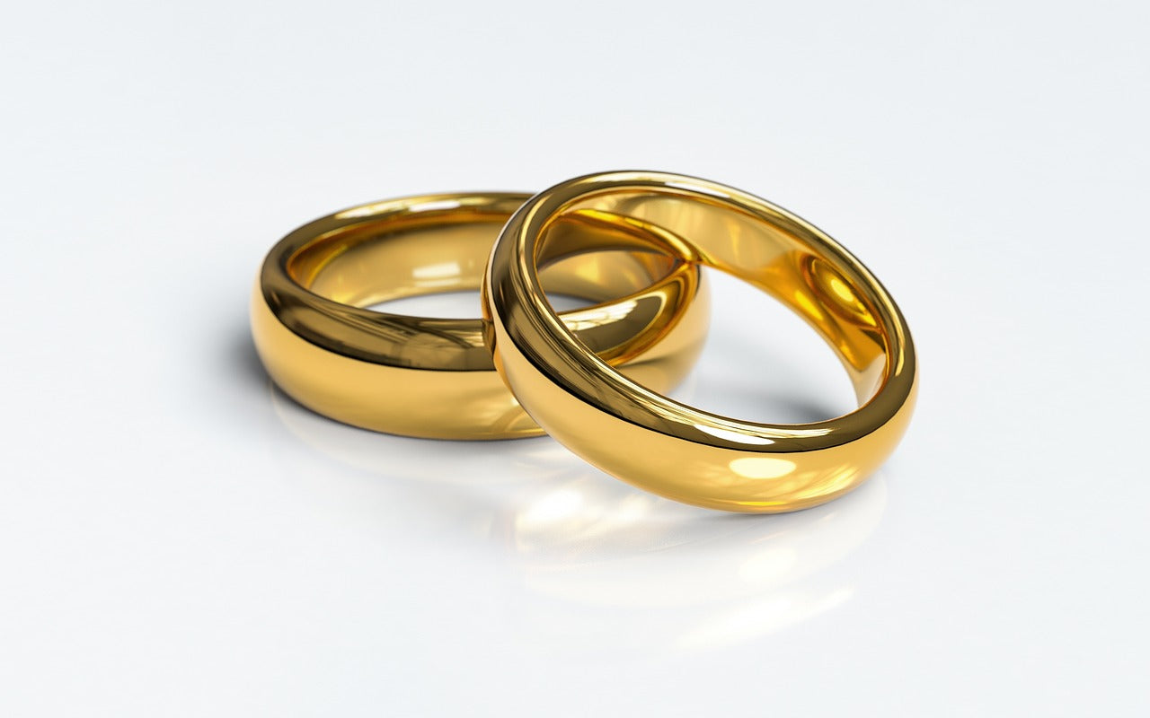 Zwei Ringe in wunderschönem Gold