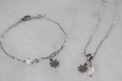 Handgemachte Halskette - Blume & Perle